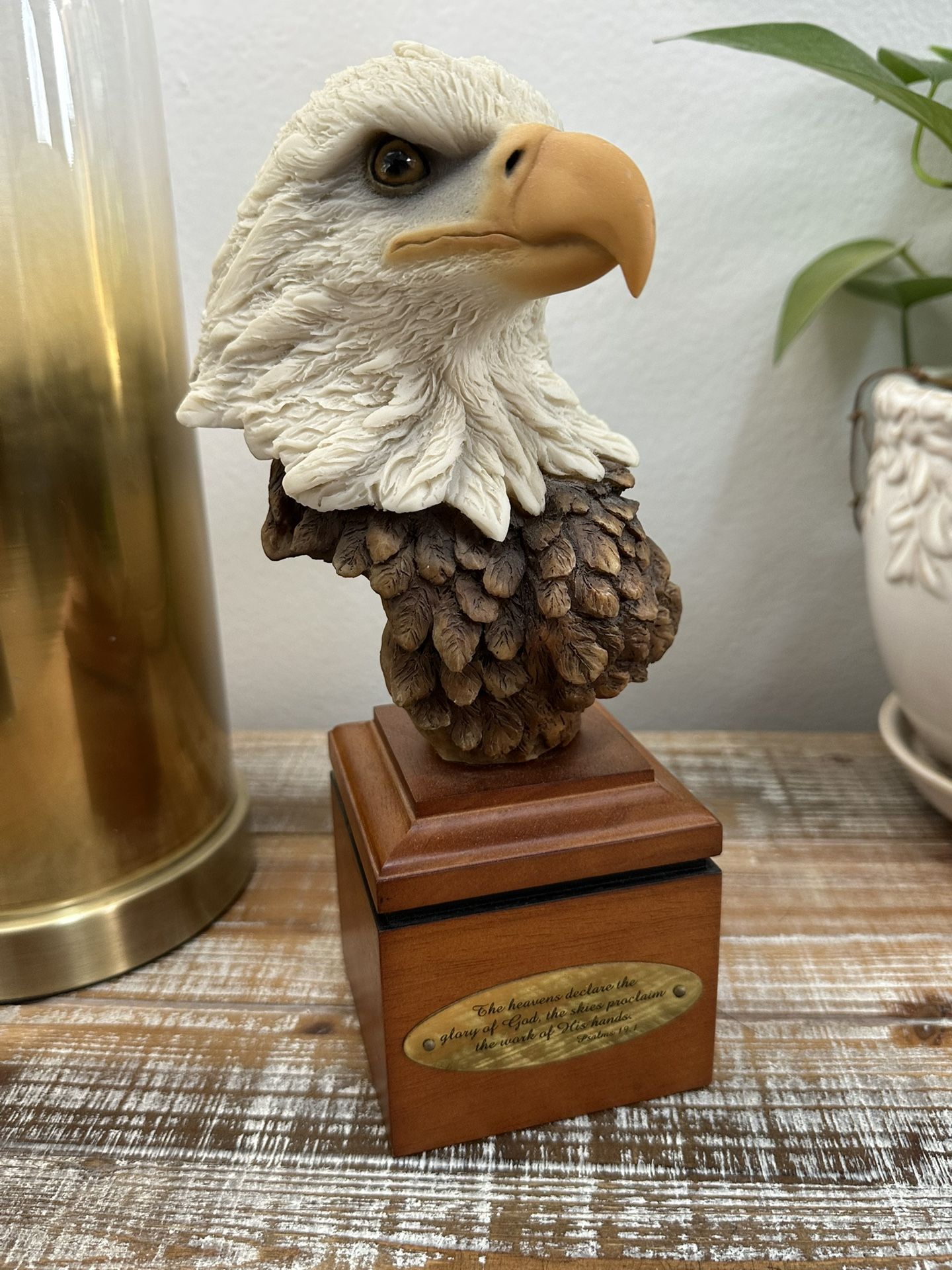 Mill Creek Studios Bald Eagle Head Glory #26010 Sculpture Statue Wooden Base