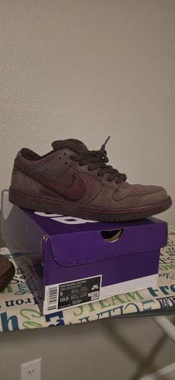 Nike SB Dunk Low Premium "City of Love" Burgundy Crush colorway