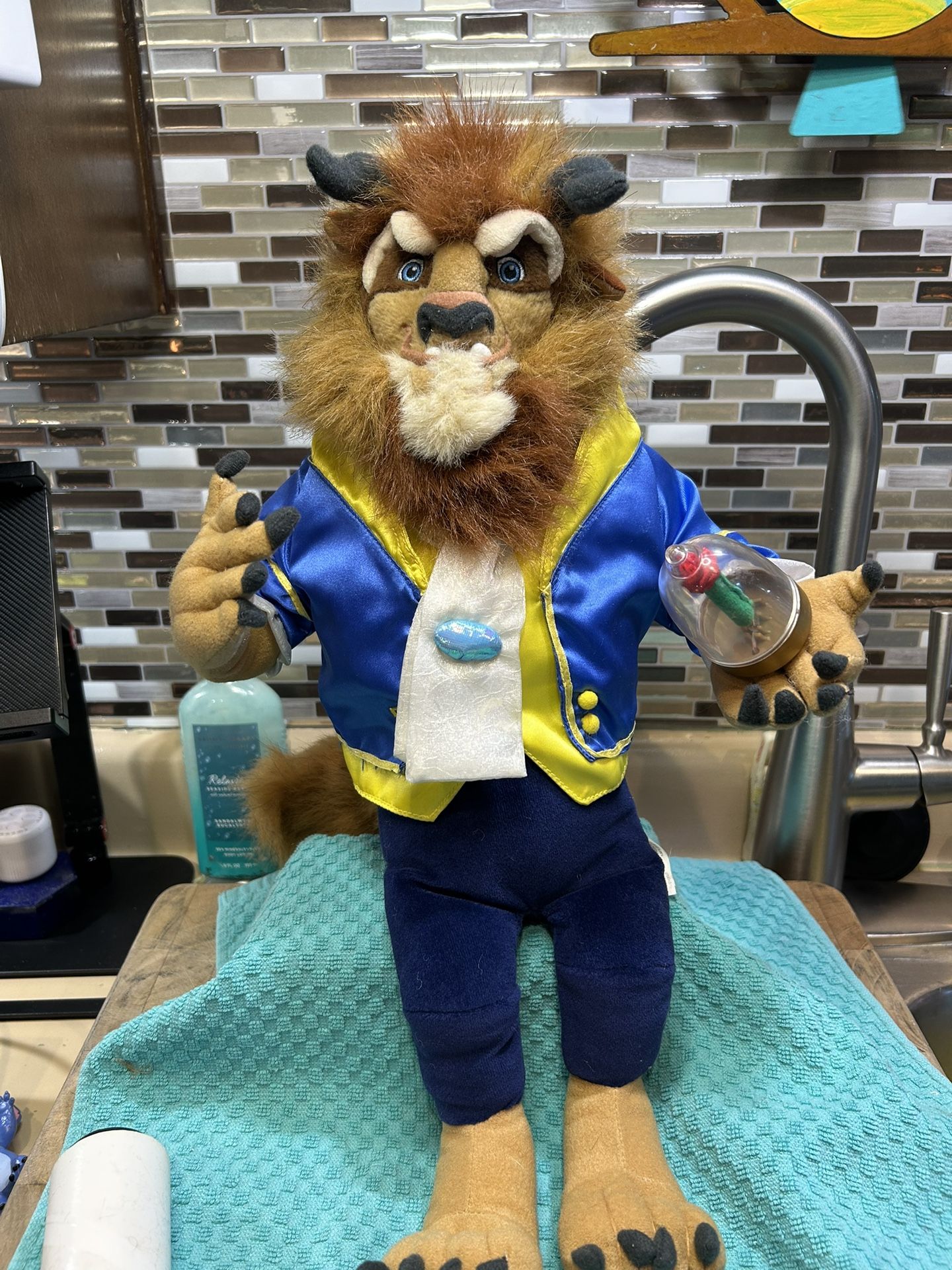 Beauty& the Beast Plush Disney Talking Stuffed Animal large 18” w/light up rose