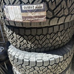 New Nitto Recon Grappler 285/70r17 Set of 4
