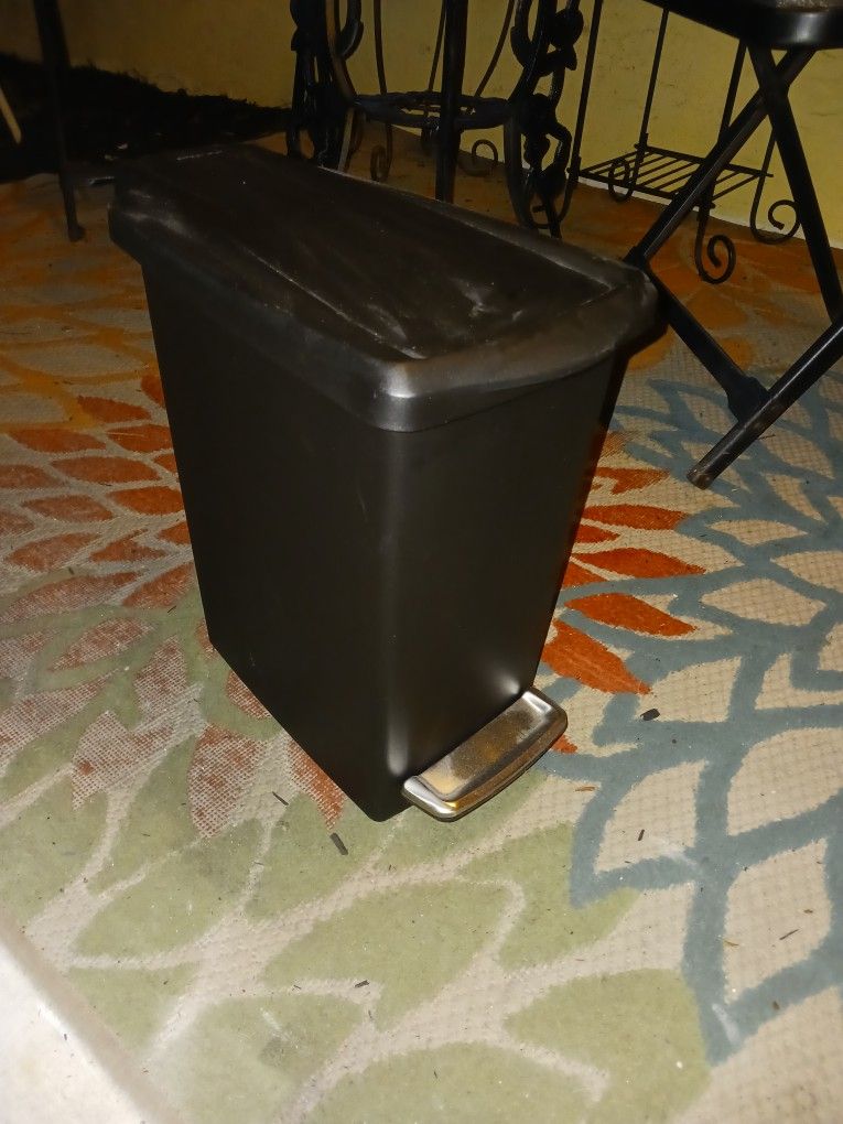 NEW SMALL TRASH BIN 3 FIRM LOOK MY POST TONS NICE ITEMS