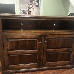 FREE - Nice Dresser Left From Old Tenant 