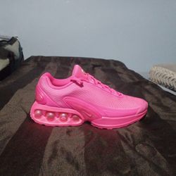Brand New And Original Women Nike Air Max's DN Sneakers Sizes 8