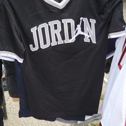 BRAND NEW WITH TAGS!! KIDS Jordan Jersey Shirt Size M