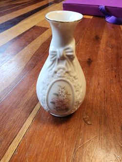 Vintage The Cameo Ribbon Fine Porcelain Vase from the Amhearst Manor Collection