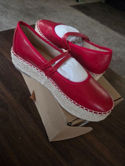 Cushionaire Womens Tapas Espadrille Flat leather sandals Retail Price $50 ..SIZE 8