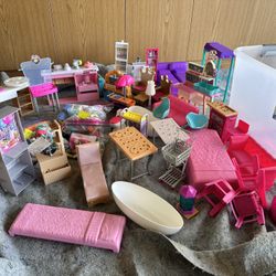 Large 116 Qt Bucket Of Barbie Accessories  **SEE OTHER LISTING OF LARGE HOUSE AND, PLANE, HELICOPTER **