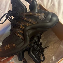 Louis Vuitton Arch Light Sneakers for Sale in New York, NY - OfferUp
