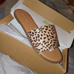 Brand New 💗SANDALS💗