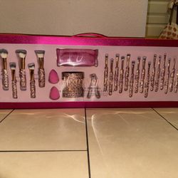 Pink And Clear Rhinestone Brush Set