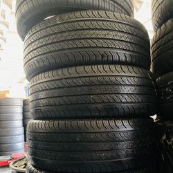 235/50R19 Marca Continental Usadas En Excelentes Condiciónes De Vida 