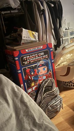 Pop Mart Mega Space Molly Optimus Prime 1000%