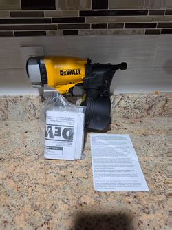 DEWALT DW66C-1R 15 Deg 2-1/2" Pneumatic Coil Siding Nailer