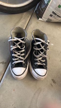 Girls’ Converse Chuck Taylor High Tops – Kids Size 5 – Black