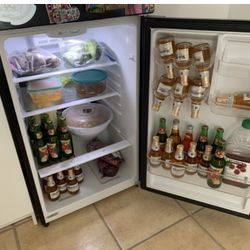 Refrigerator MAGIC CHEF