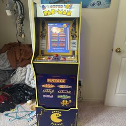 Pac-Man Arcade Game 