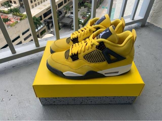 Jordan 4 Lightings