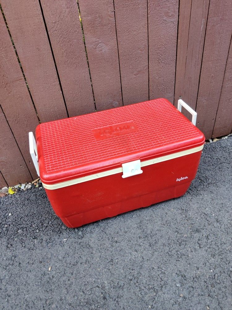 Retro 1978 Igloo Cooler 