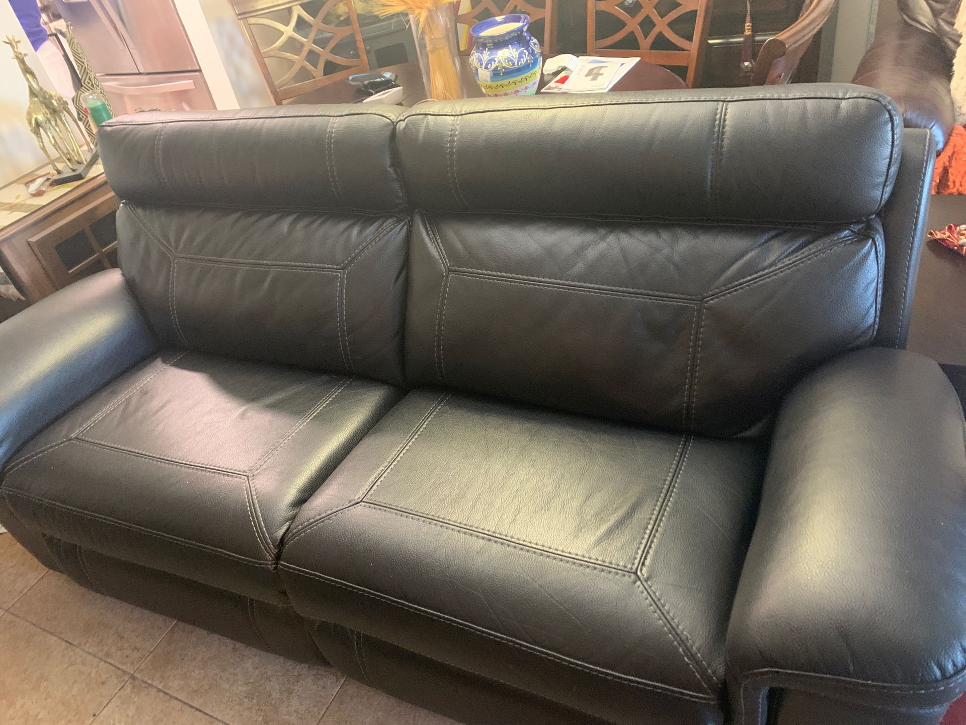 Sofá recliner in very good condition
