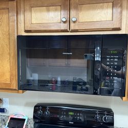 Frigidaire microwave 30”