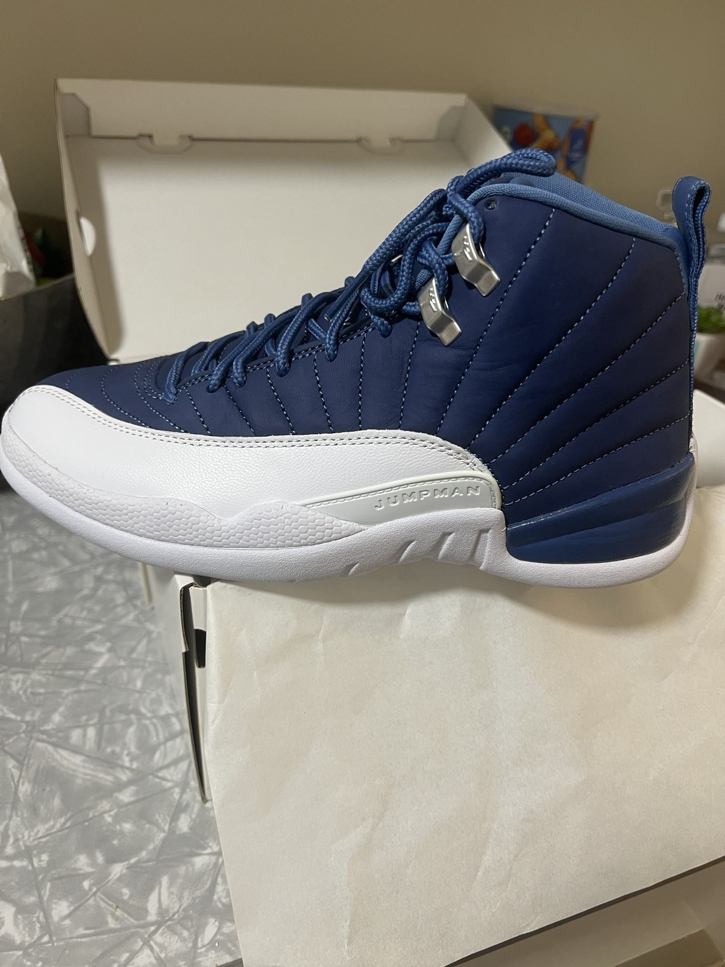 AIR JORDAN 12 RETRO Size 8