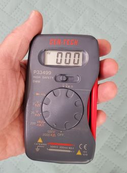 CEN-TECH P33499 POCKET DIGITAL MULTIMETER & VINYL CASE