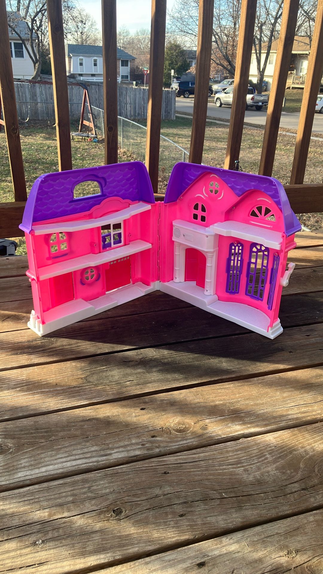 doll house, perfect for little kids