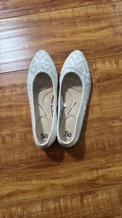 Size 6 White Ballet Flats