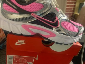 Nike V5 RNR new and original brand Women Size