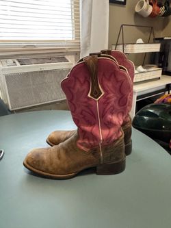 Ariat western cowgirl boots size 9b