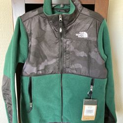 The North Face Youth Denali Jacket Size L New