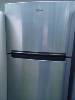 Stainless refrigerator like new 6 months