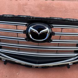 Mazda CX9.   2017   Original Front Grille With Emblem Fits/Le Queda 2017-2020 