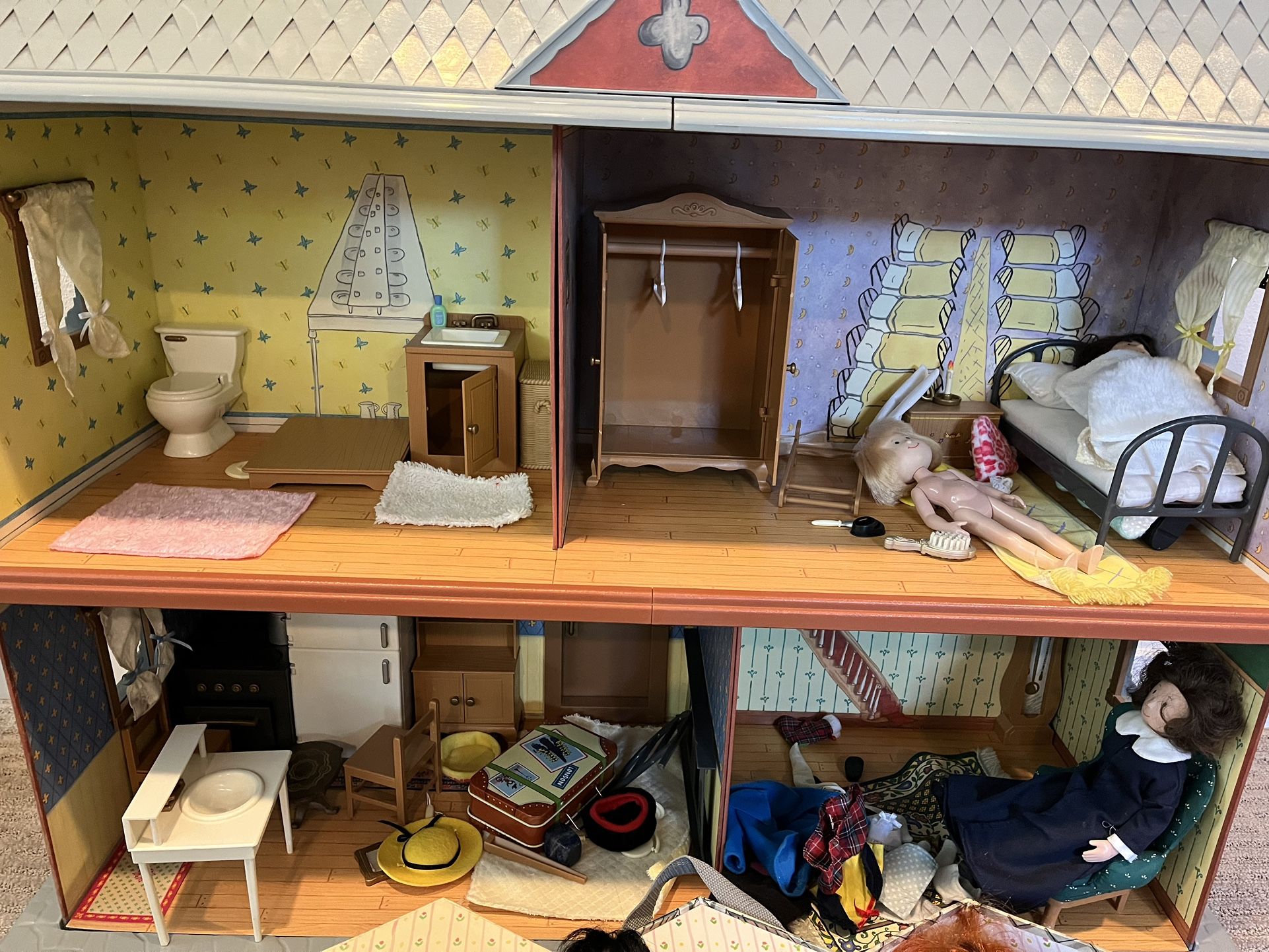 Madeline Doll House- Rare