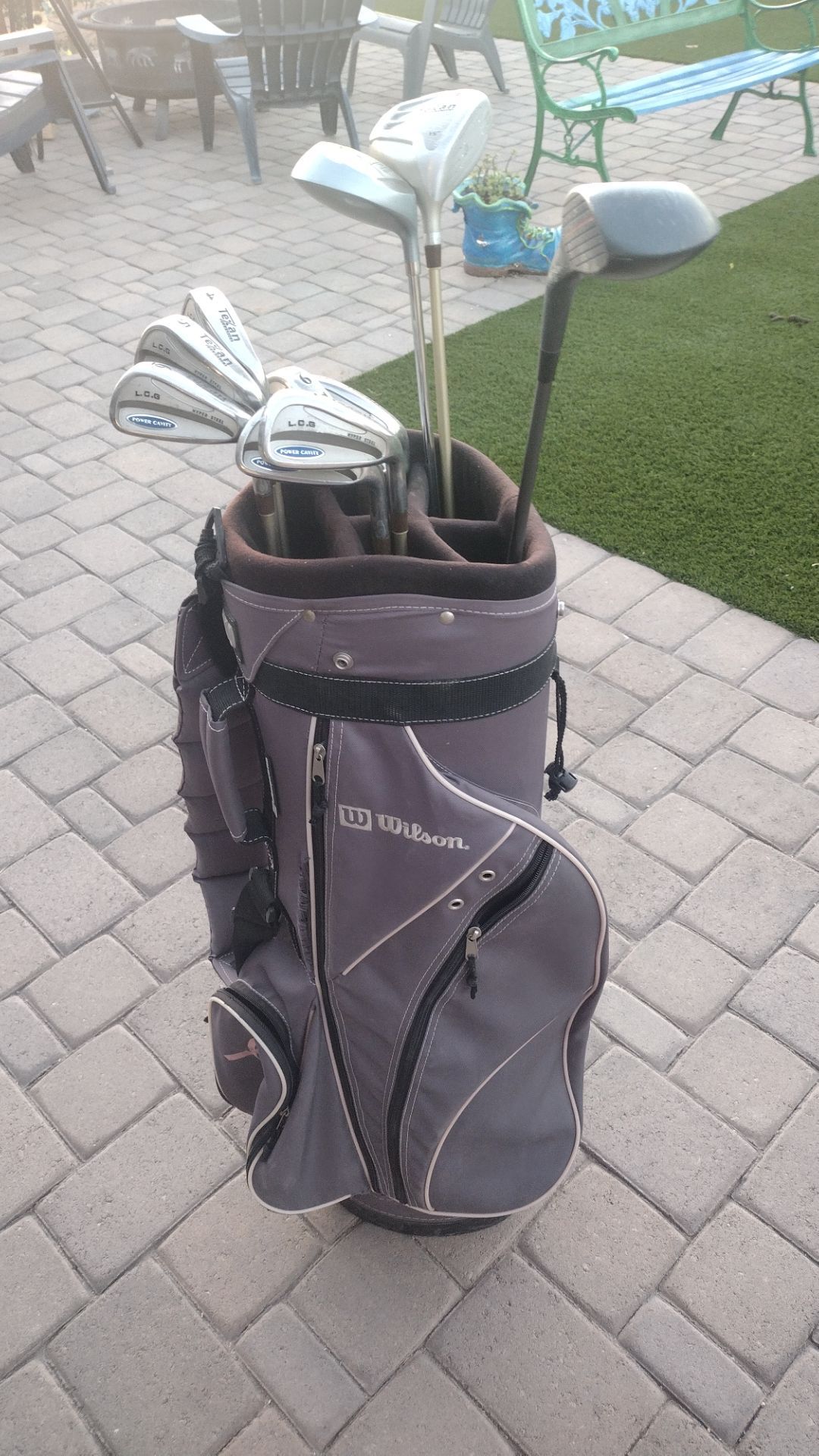 Complete set of women's golf clubs