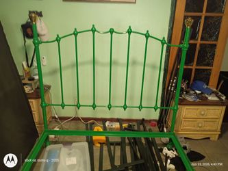 Queen bed frame hunter green