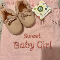 Baby shoes & Blanket