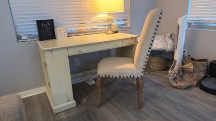 Desk And chair $125