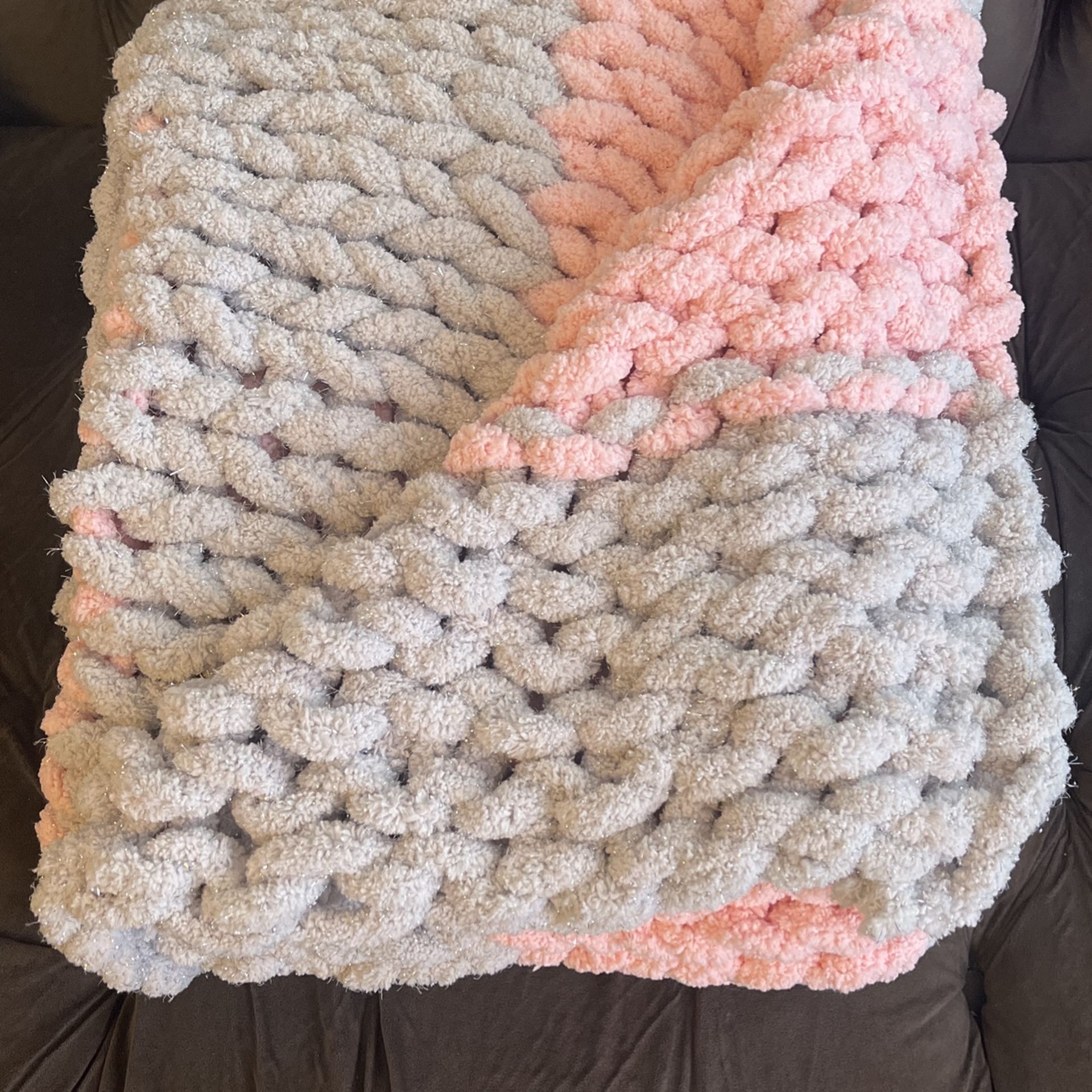 BIG YARN THROW