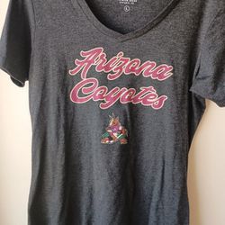 Size Large Women's Arizona Coyote Shirt