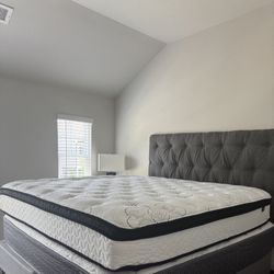 Like New King Mattress Set 