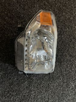 2015 Toyota Tundra Headlight Housing L/R