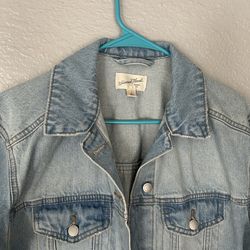 Universal thread Jean jacket SMALL  oversized fits medium