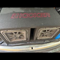 2 Kicker L7 12’s With A Kicker Box 