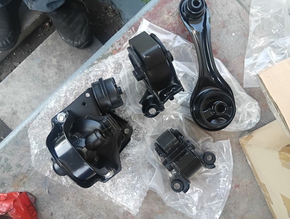 Set De 4 Soportes De Motor Discos Y Breckas Delanteras Todo Nuevo Para Accord Del 90 al 93 $100 Obo