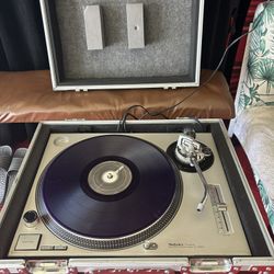 Professional Technic SL1200 MK2 Direct Drive With Case $450 Firm.