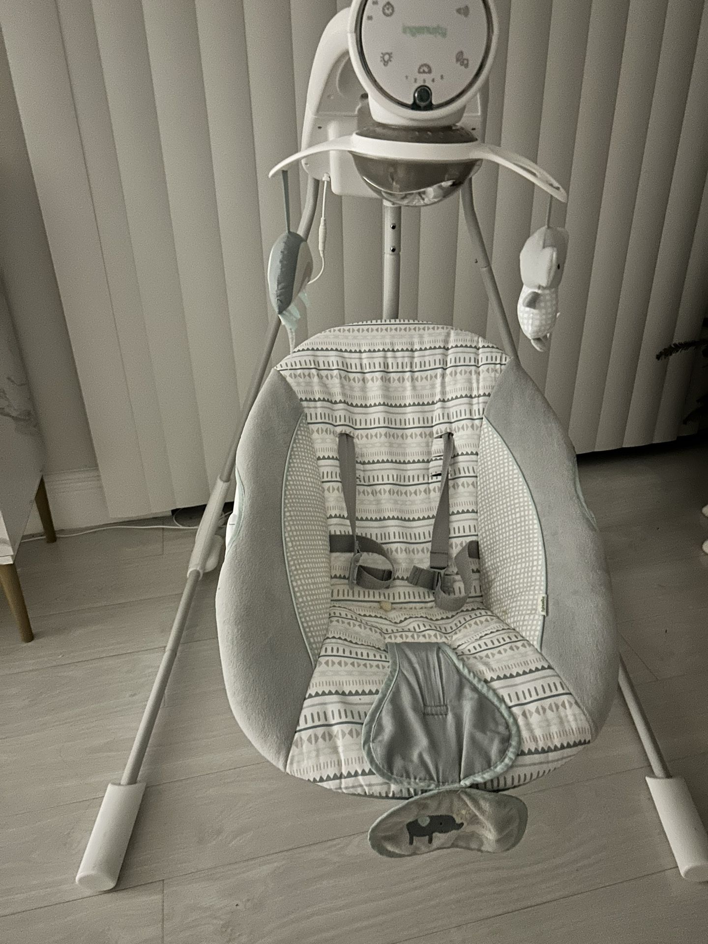 baby swing for sale!!