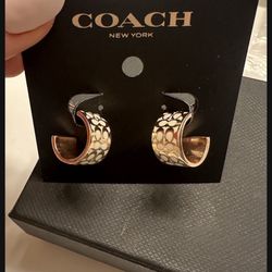 Coach Earrings NEW. Gold Color 