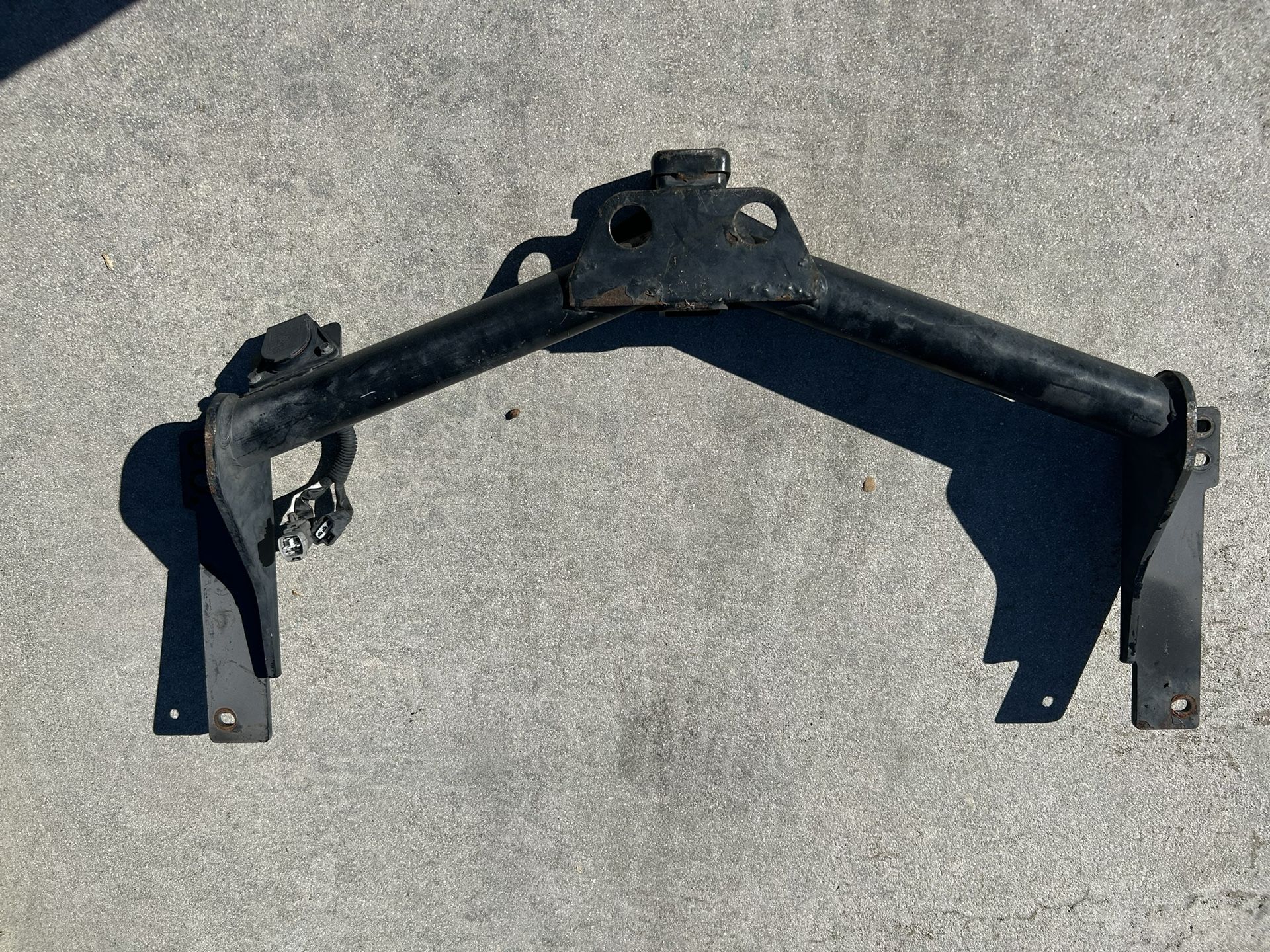 Trailer Hitch- Has Electrical Connections