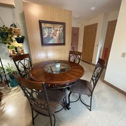 Round Table & Chairs Dinning Set